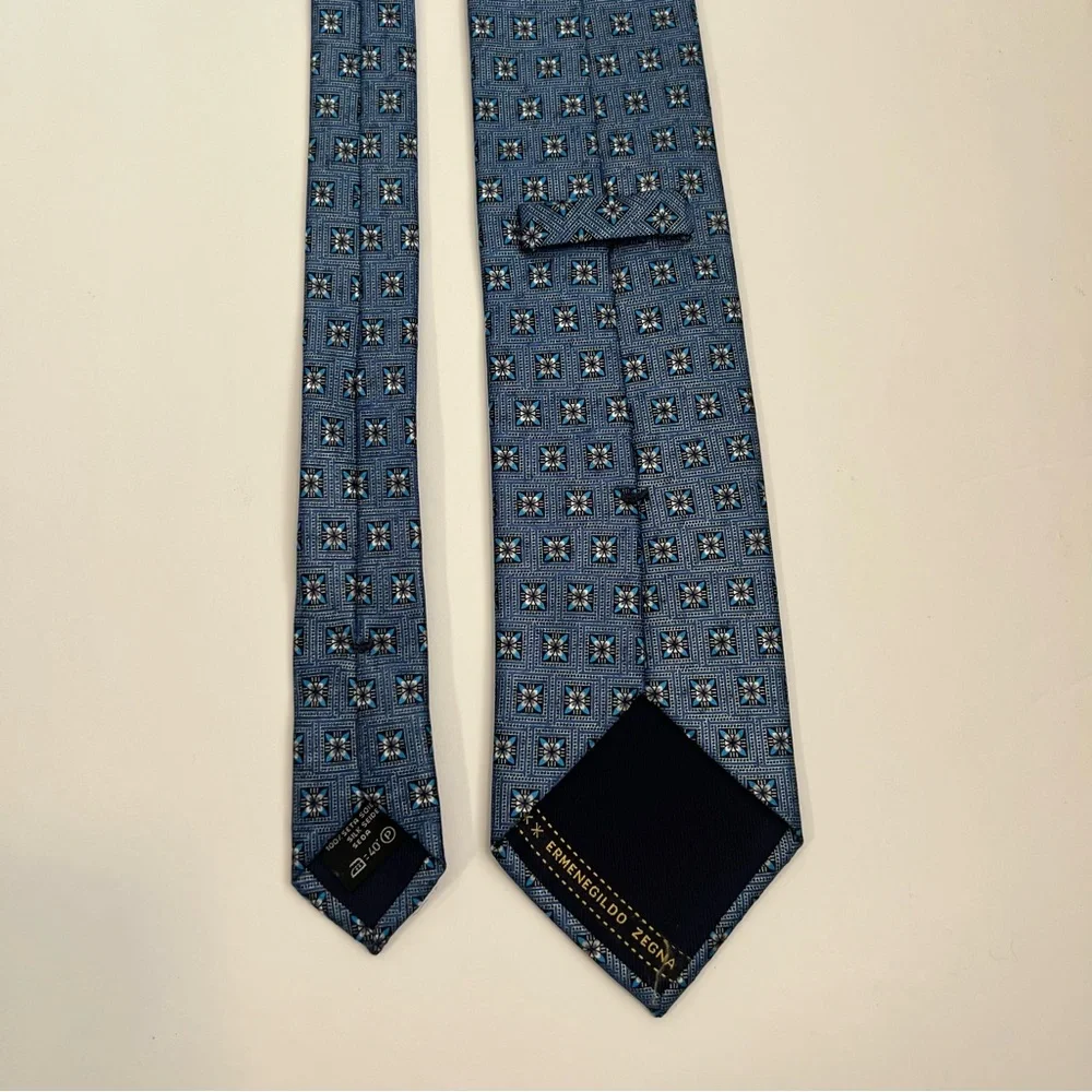 Ermengildo Zegna, 100%‎ Silk, Made in Italy, Geometric, Blue Patterned Neck Tie